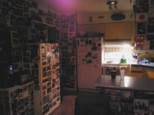 La cuisine du Beez Kneez hostel à Whitehorse, Yukon. Y'a de quoi donner le goût de voyager pour les 322 prochaines années!